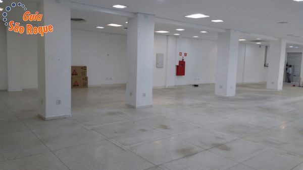 Aluga-se salão comercial centro SR
